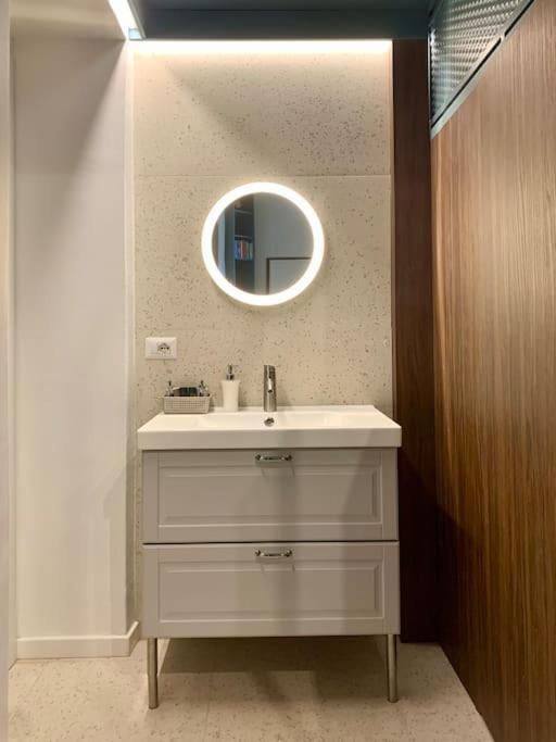 Lovely Studio Flat In Bocconi Milano Eksteriør bilde