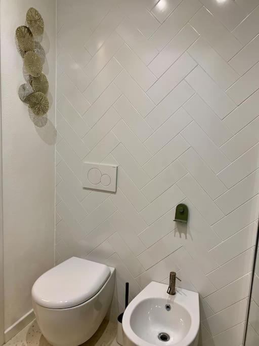 Lovely Studio Flat In Bocconi Milano Eksteriør bilde